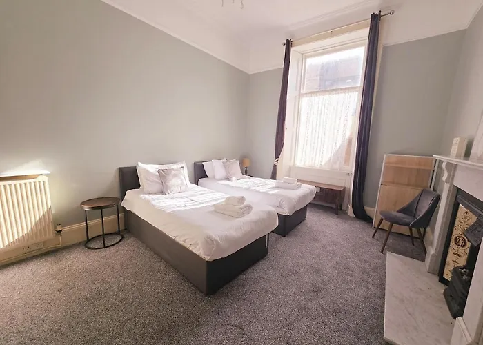 Guest house Delightful 4 Bedroom Family In Newington - Craigmillar Park