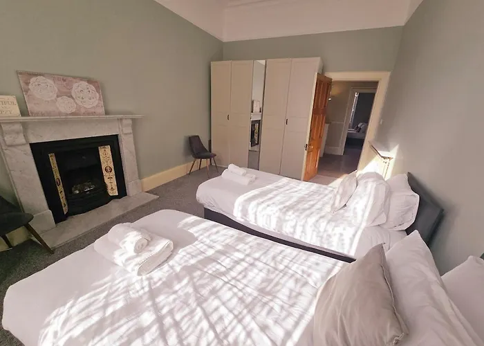 Delightful 4 Bedroom Family In Newington - Craigmillar Park Guest house 3*