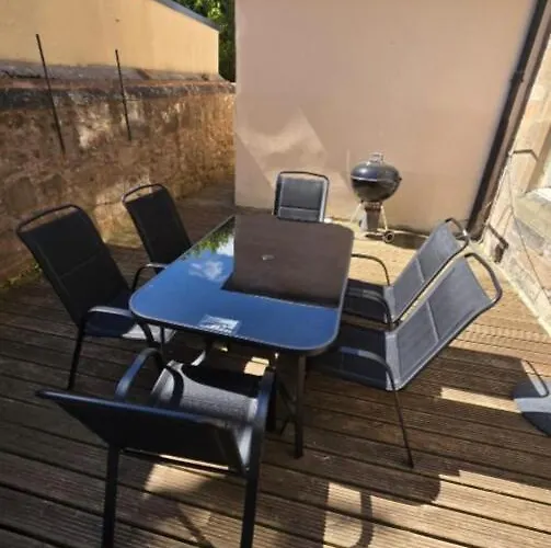 Guest house Delightful 4 Bedroom Family In Newington - Craigmillar Park Edinburgh