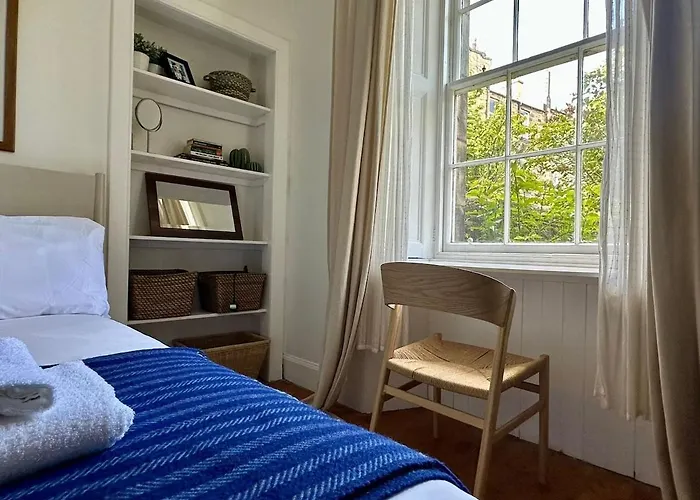 Grindlay St - Fantastic 2br In Theatre District