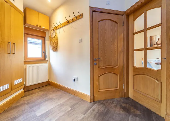 Family Friendly 3br Townhouse With 6 Beds And Parking * 爱丁堡