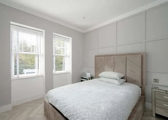 Prázdninový dům Luxury Waterfront Retreat For Groups *