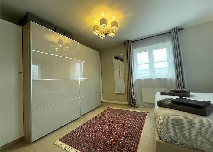 Entire 3 Bedroom House In Suburban Area *