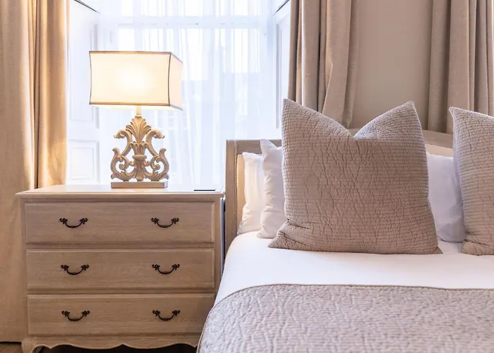 Guest house 38 Bide Collective Edinburgh