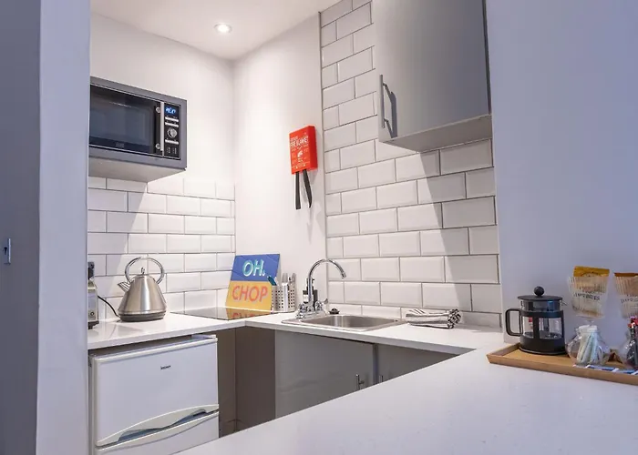 38 Bide Collective * Edinburgh