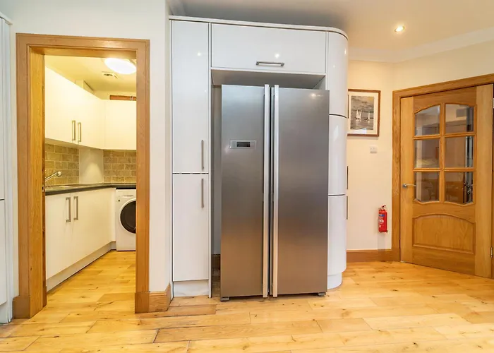 Family Friendly 3br Townhouse With 6 Beds And Parking * 爱丁堡