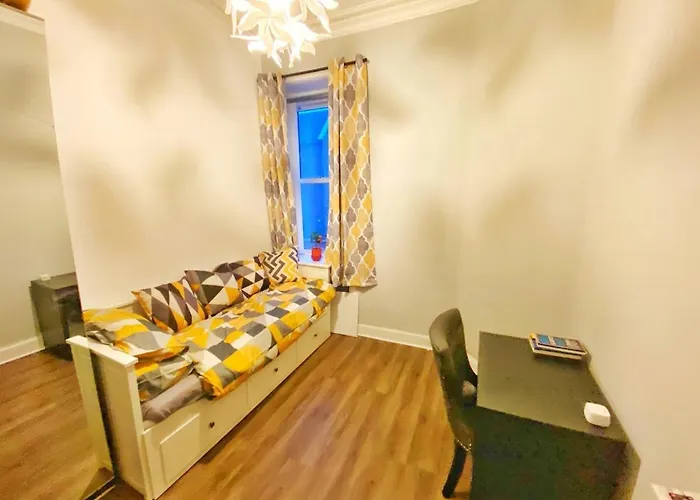 Two-bedroom Retreat Close To Sites 公寓