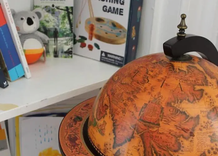 Charming Flat For Couples & Families