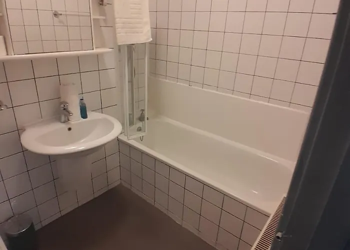 Lovely By Royal Mile Apartman *