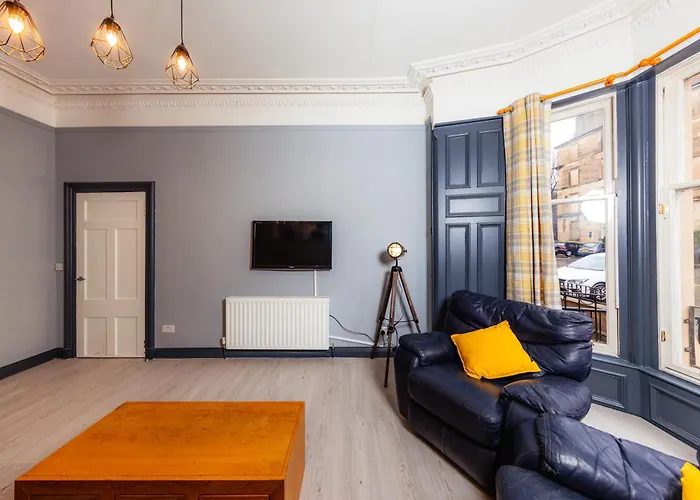 Calton Hill City-centre 3 Bdrm Edinburgh