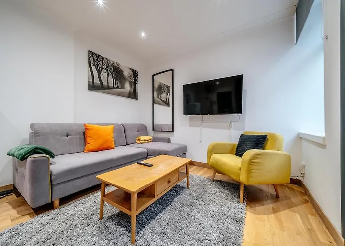 Daire Milton's Place Sleeps 5, 10 Minutes Walk To Royal Mile Edinburgh