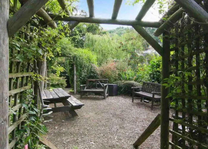 Tranquil 2 Bed Flat, Free Parking, Near Murrayfield & Centre アパート *