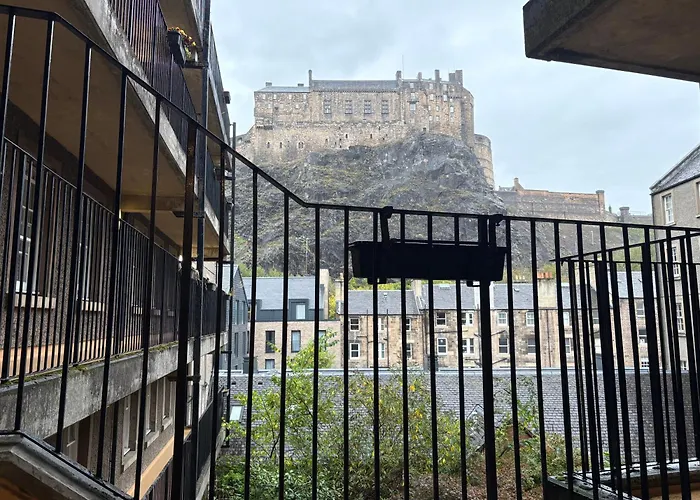 Castle Flat In * Edinburgh
