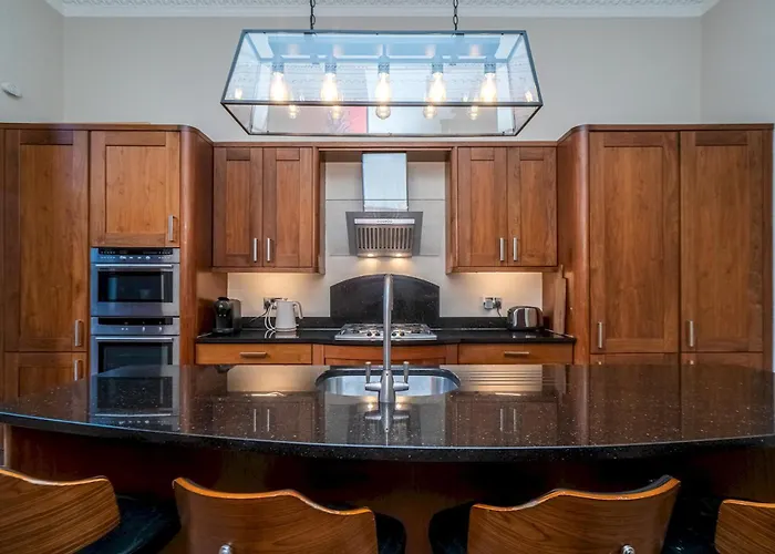 Georgian Elegance With Patio Garden West End - Pass The Keys *