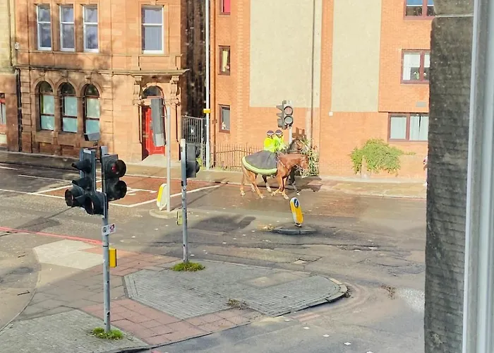 Two-bedroom Retreat Close To Sites * 爱丁堡