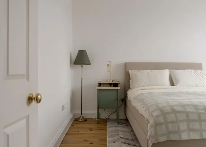 Elegant 2-bedroom In New Town Near Princes Street *