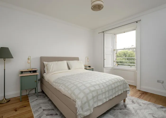Elegant 2-bedroom In New Town Near Princes Street