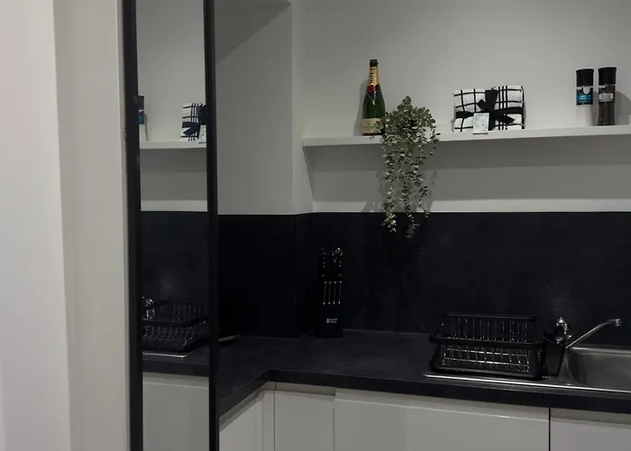 公寓 Modern & Cozy In Leith Walk