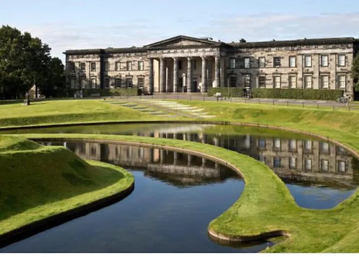 アパート Tranquil 2 Bed Flat, Free Parking, Near Murrayfield & Centre *