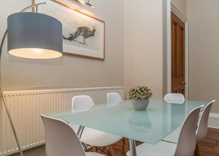 Georgian Elegance With Patio Garden West End - Pass The Keys إدنبرة