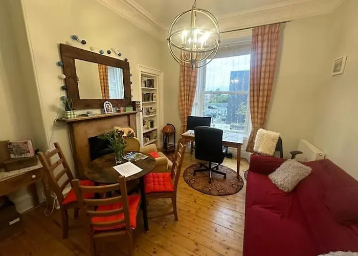 Charming Flat For Couples & Families アパート エディンバラ