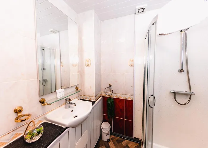 Charming And Spacious Getaway 3 爱丁堡