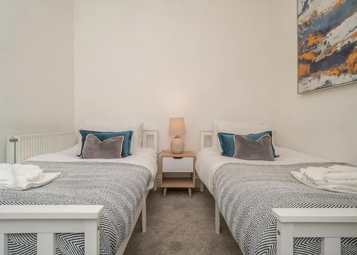 Georgian Elegance With Patio Garden West End - Pass The Keys