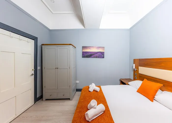 Calton Hill City-centre 3 Bdrm