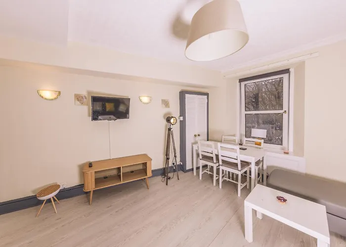 Charming And Spacious Getaway 3 公寓 *