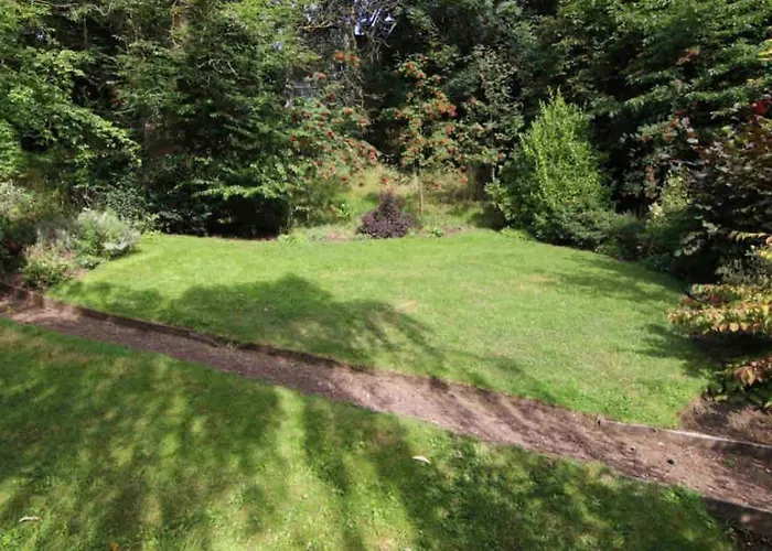 Tranquil 2 Bed Flat, Free Parking, Near Murrayfield & Centre * エディンバラ