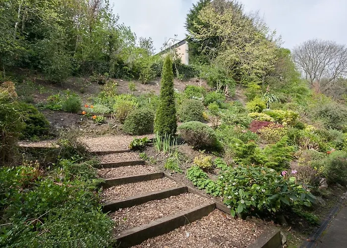 Tranquil 2 Bed Flat, Free Parking, Near Murrayfield & Centre アパート エディンバラ