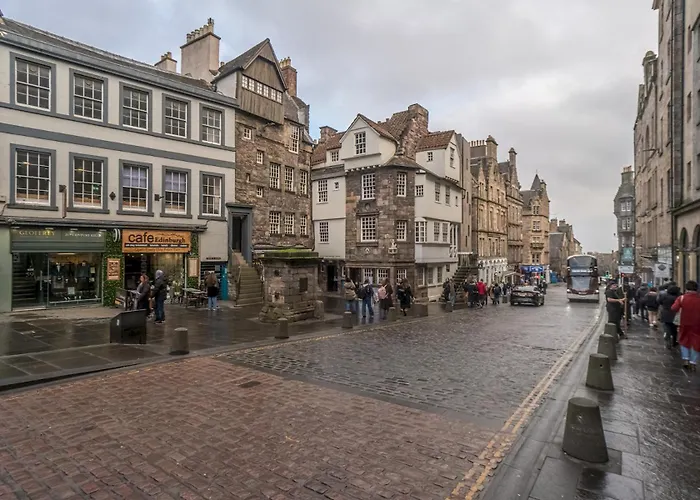 Apartment Charming 2-bed Flat Steps From The Royal Mile - Pass The Keys *