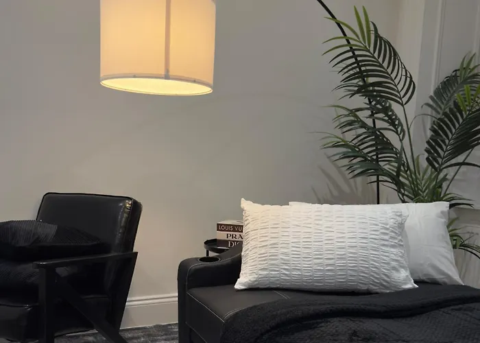 公寓 Modern & Cozy In Leith Walk *