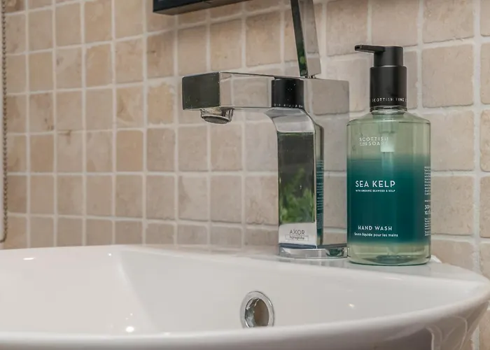 Georgian Elegance With Patio Garden West End - Pass The Keys إدنبرة