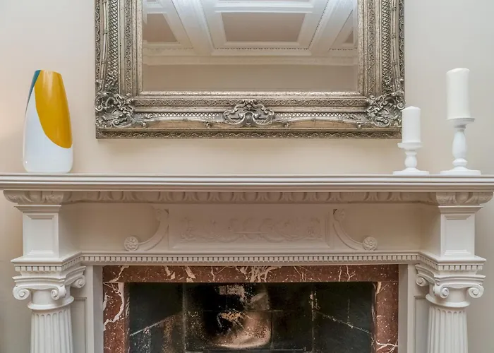 Georgian Elegance With Patio Garden West End - Pass The Keys