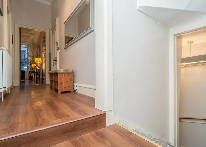 Georgian Elegance With Patio Garden West End - Pass The Keys إدنبرة