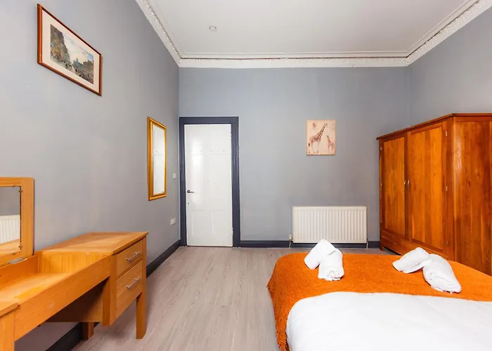 Calton Hill City-centre 3 Bdrm * Edinburgh