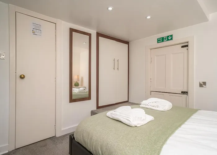 Georgian Elegance With Patio Garden West End - Pass The Keys إدنبرة