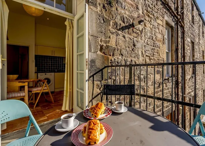 3 Bed In Oc-79008 * Edinburgh