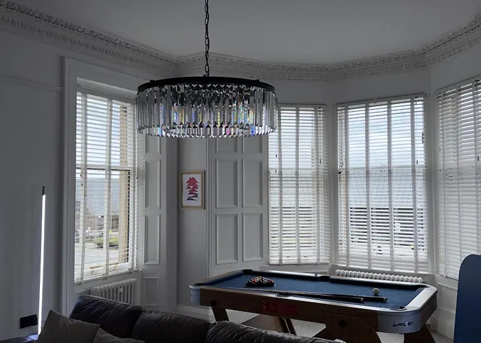 Luxury Victorian 5 Bedroom By Lady Road Edinburgh
