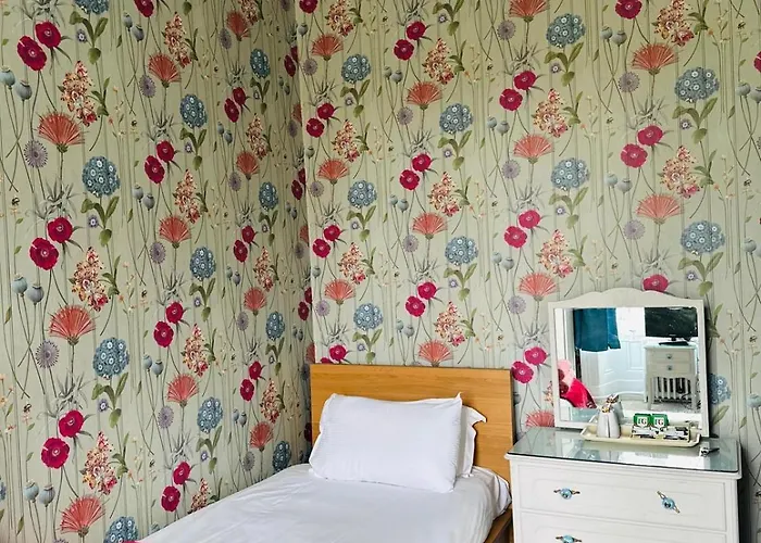 Eliza House Отель 3*