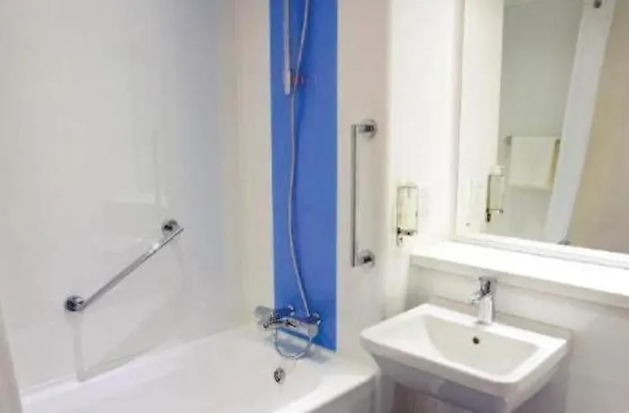 Hotel Travelodge Dreghorn 3*