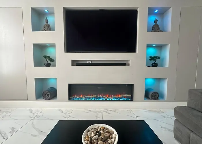 Luxury Waterfront Retreat For Groups Holiday home Edinburgh