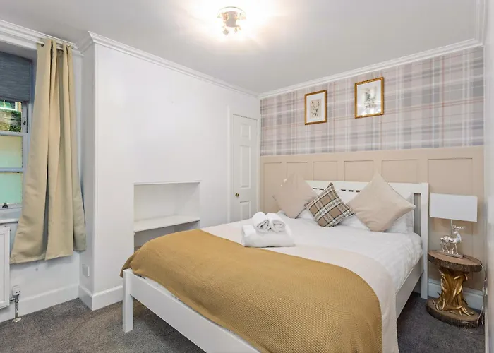 Cowgate's Little Hideout With Free Parking Holiday home