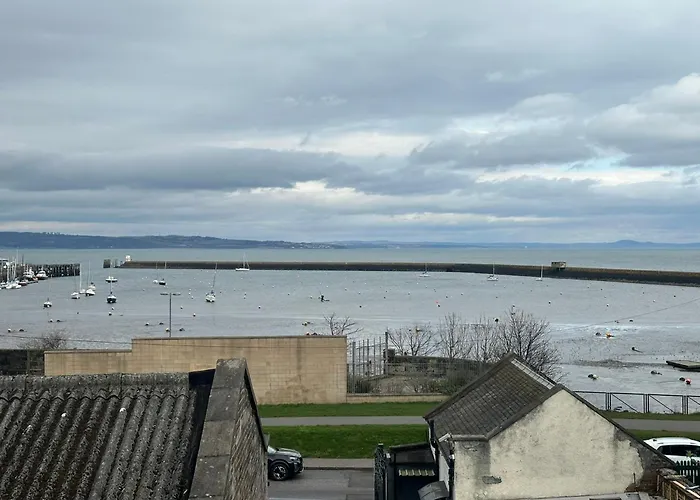 Luxury Waterfront Retreat For Groups * Edinburgh