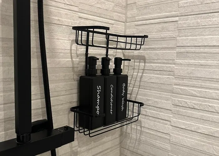 Luxury Waterfront Retreat For Groups Edinburgh