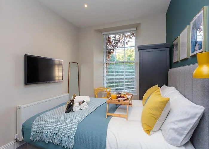 Apartment Centre Chic - Walk To The Castle *