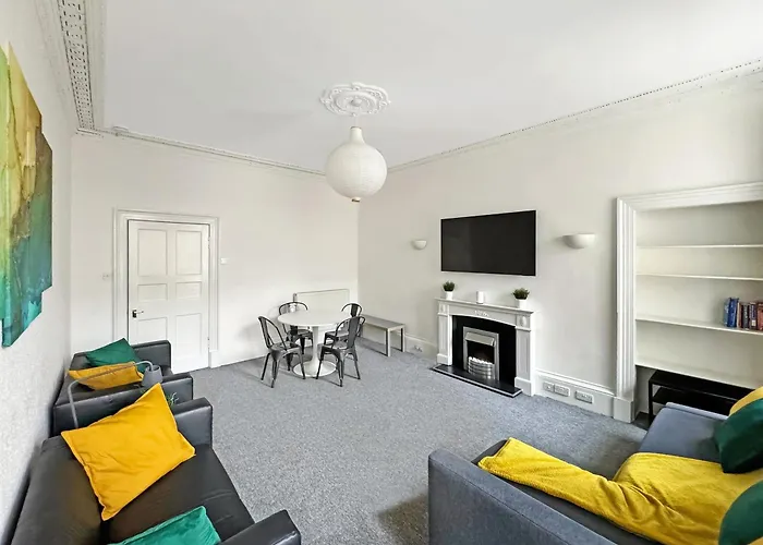 Apartment 4 Bedroom Modern Spacious - Old Town *