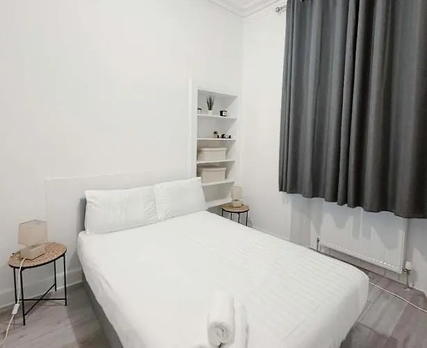 Apartment Modern Montgomery