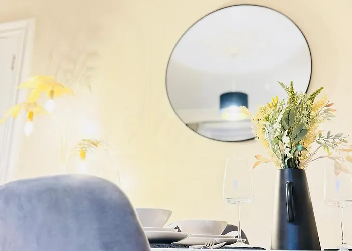 Classic Centre Apartment *